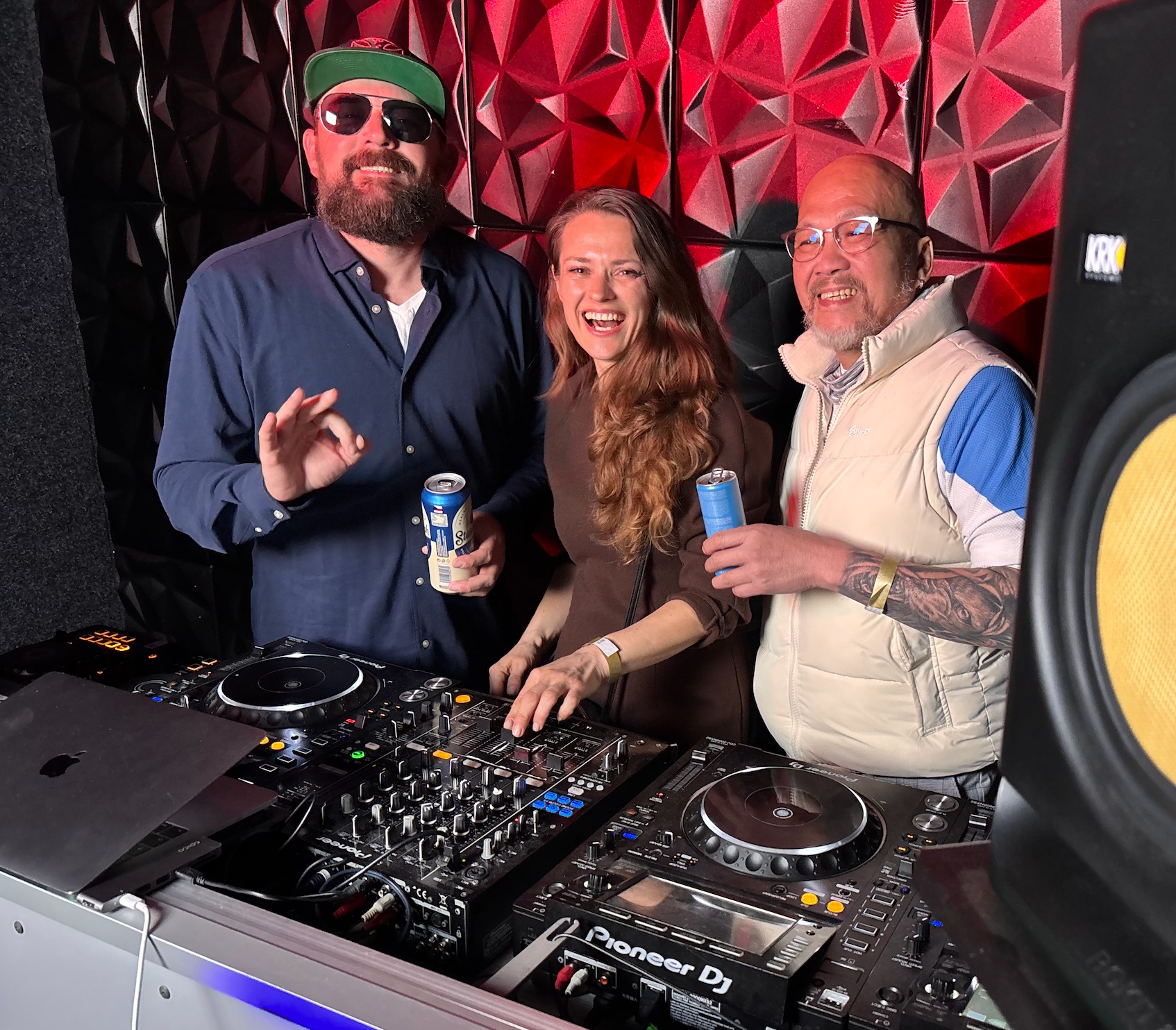DJ Party - lide si uzivaji mixovani